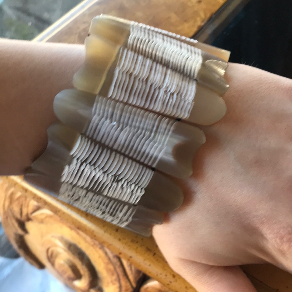 🔴Buffalo Tooth Bracelet - Picture 2 of 5